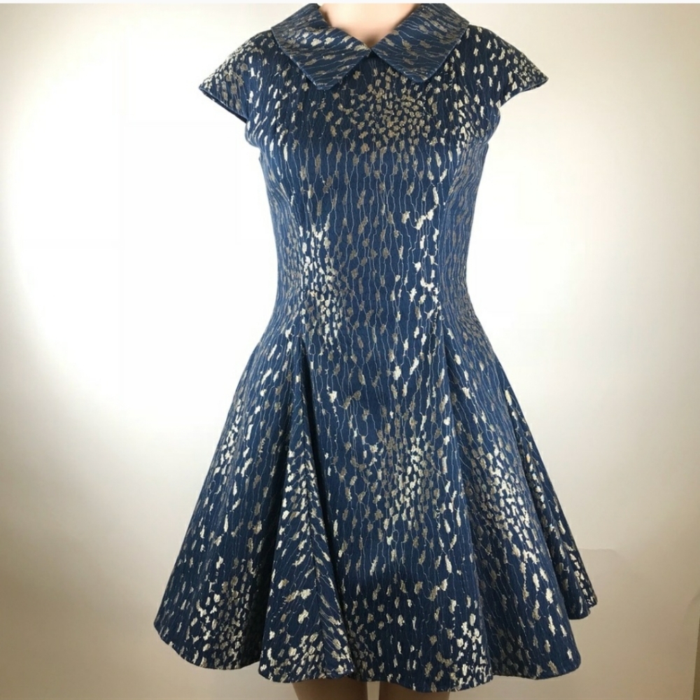 💙 Chi Chi London Retro Rockabilly Fit & Flare Swing Dress | Peter Pan Collar - Picture 3 of 10